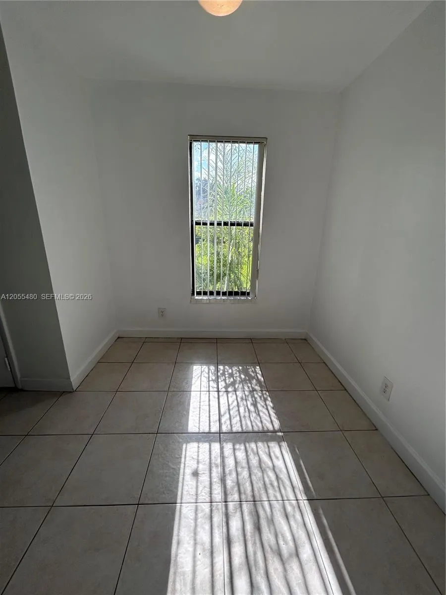 4098 Pine Island Rd #100 Sunrise, FL 33351