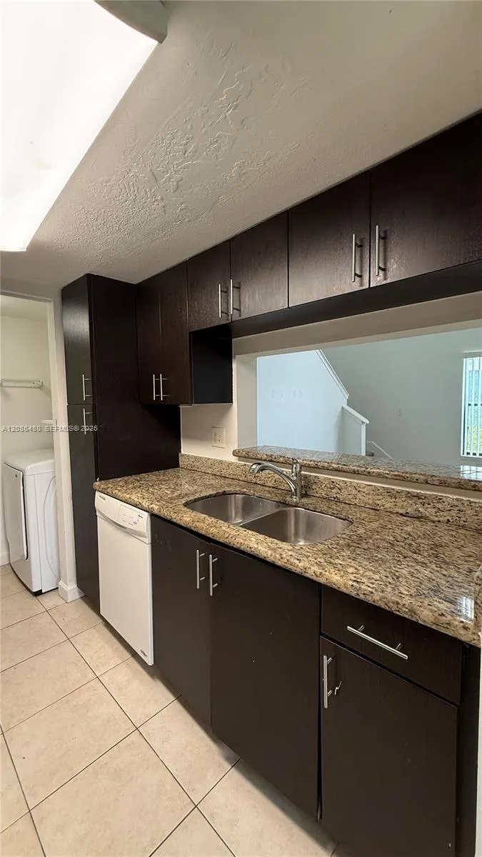 4098 Pine Island Rd #100 Sunrise, FL 33351