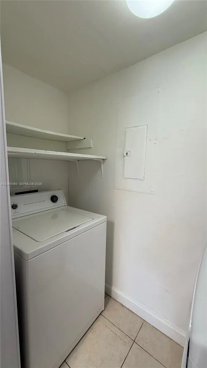 4098 Pine Island Rd #100 Sunrise, FL 33351