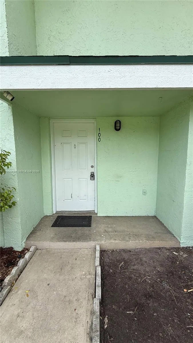 4098 Pine Island Rd #100 Sunrise, FL 33351