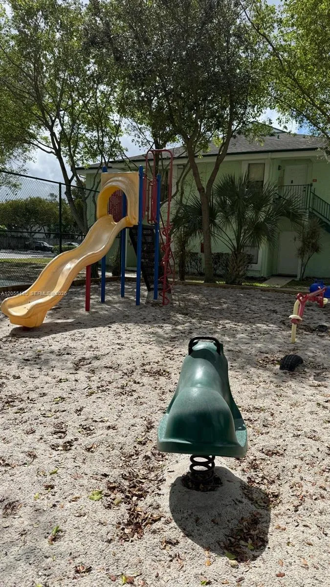 4098 Pine Island Rd #100 Sunrise, FL 33351