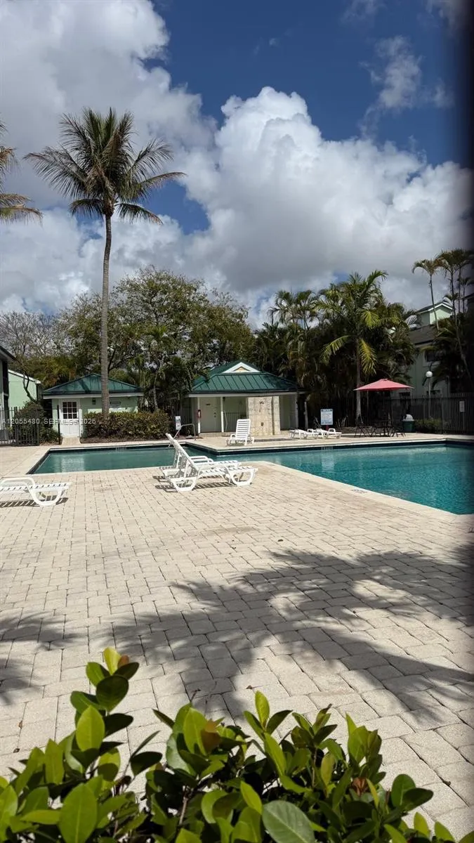 4098 Pine Island Rd #100 Sunrise, FL 33351