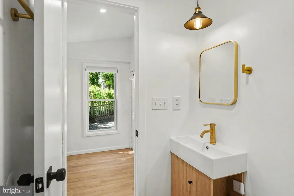 3033 BARCLAY STREET Baltimore, MD 21218