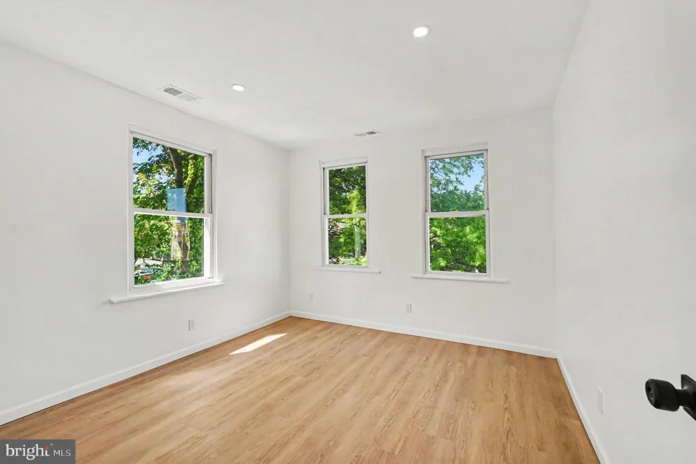 3033 BARCLAY STREET Baltimore, MD 21218