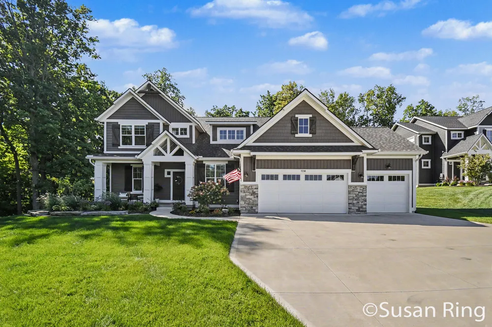 7290 Crossridge Drive SE Grand Rapids, MI 49512