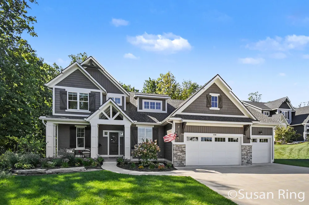 7290 Crossridge Drive SE Grand Rapids, MI 49512