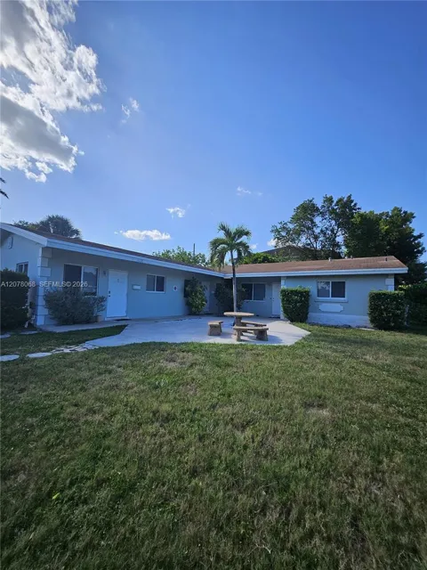 1231 NE 23rd Ave #3