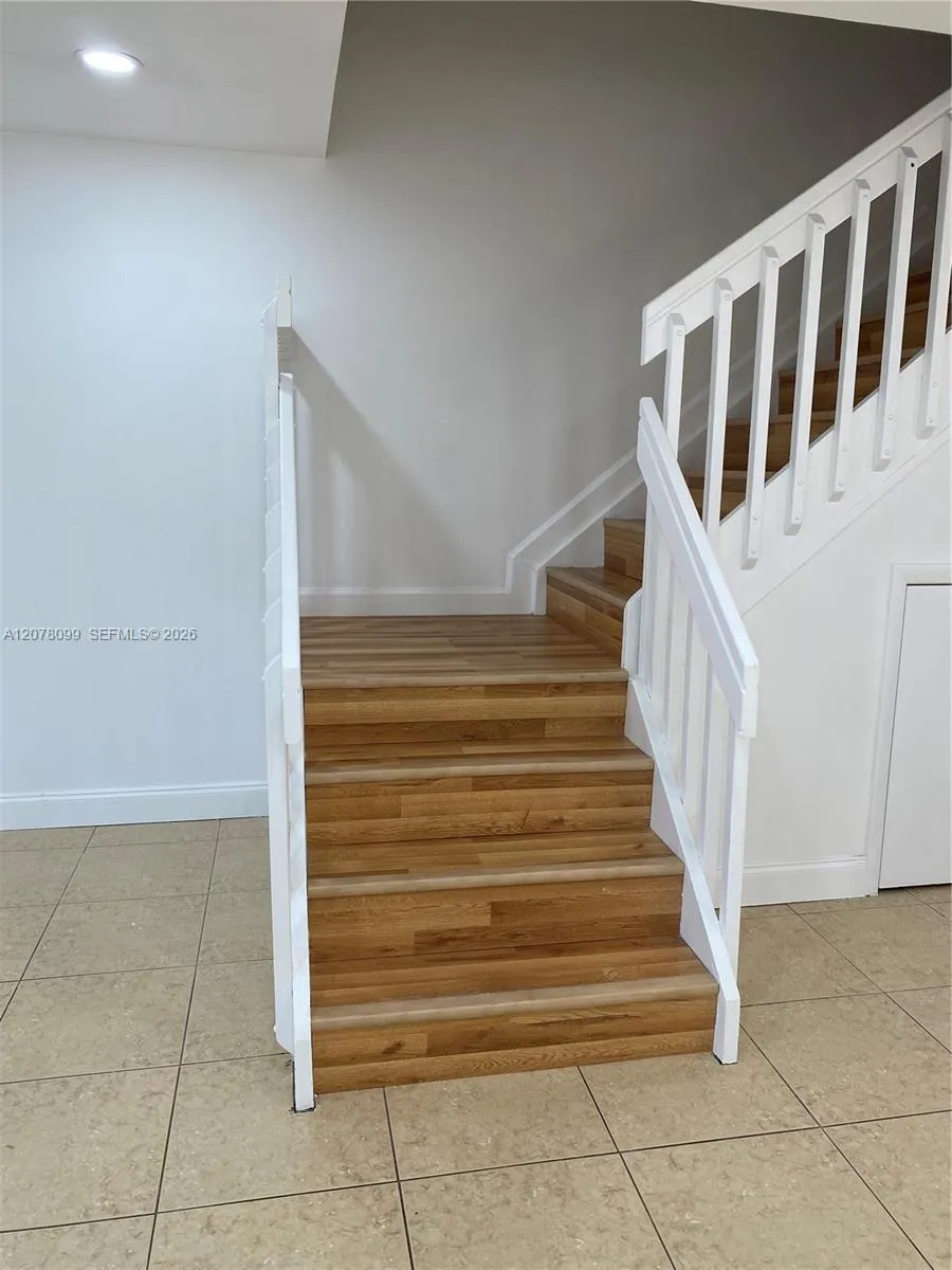 10537 NW 8th St Pembroke Pines, FL 33026
