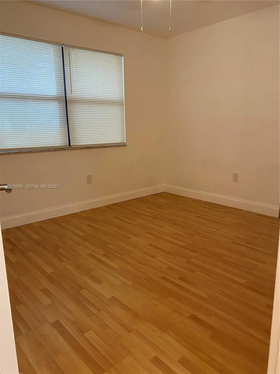 10537 NW 8th St Pembroke Pines, FL 33026