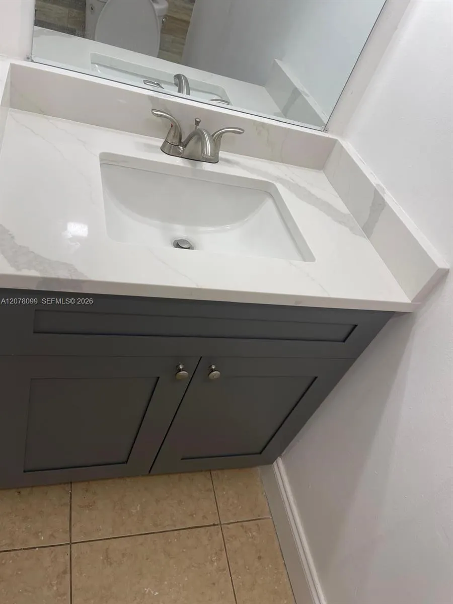 10537 NW 8th St Pembroke Pines, FL 33026