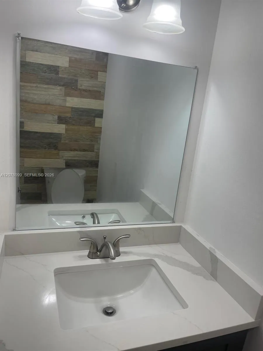 10537 NW 8th St Pembroke Pines, FL 33026