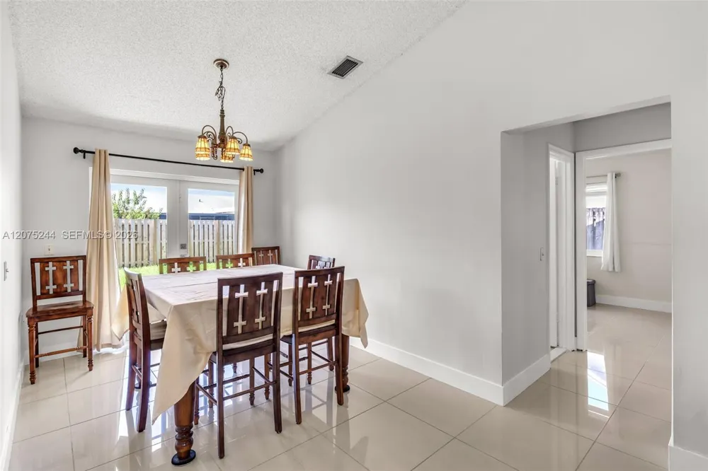 11740 NW 39th Pl Sunrise, FL 33323