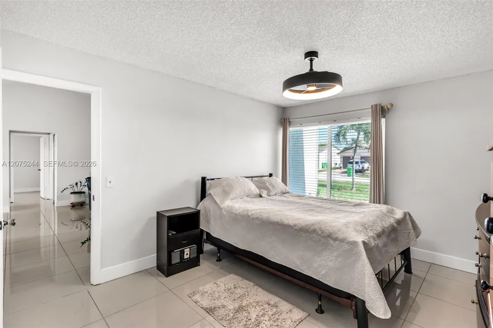 11740 NW 39th Pl Sunrise, FL 33323