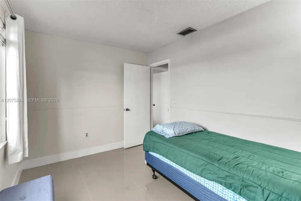 11740 NW 39th Pl Sunrise, FL 33323