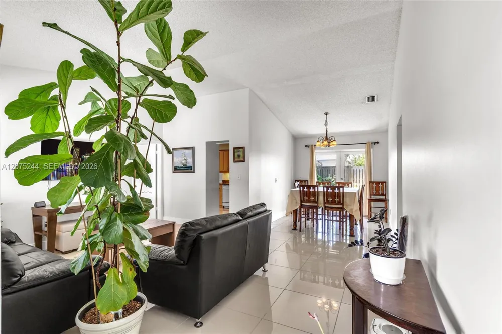 11740 NW 39th Pl Sunrise, FL 33323