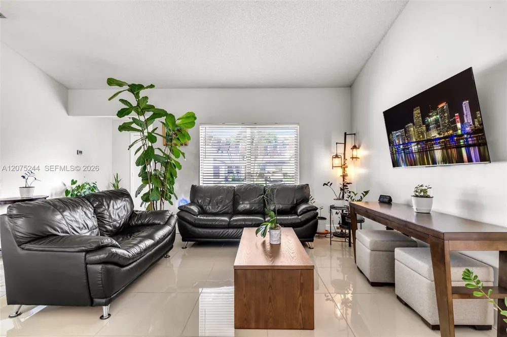 11740 NW 39th Pl Sunrise, FL 33323