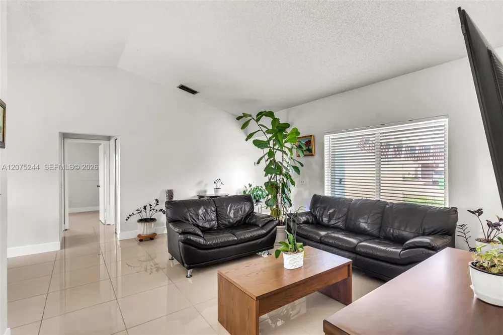 11740 NW 39th Pl Sunrise, FL 33323