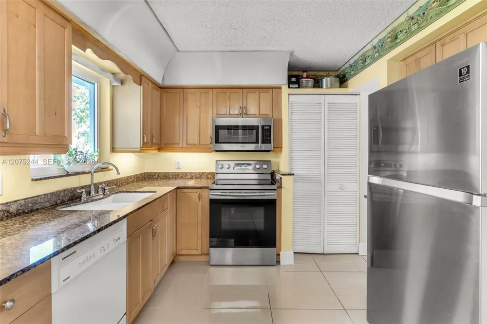 11740 NW 39th Pl Sunrise, FL 33323