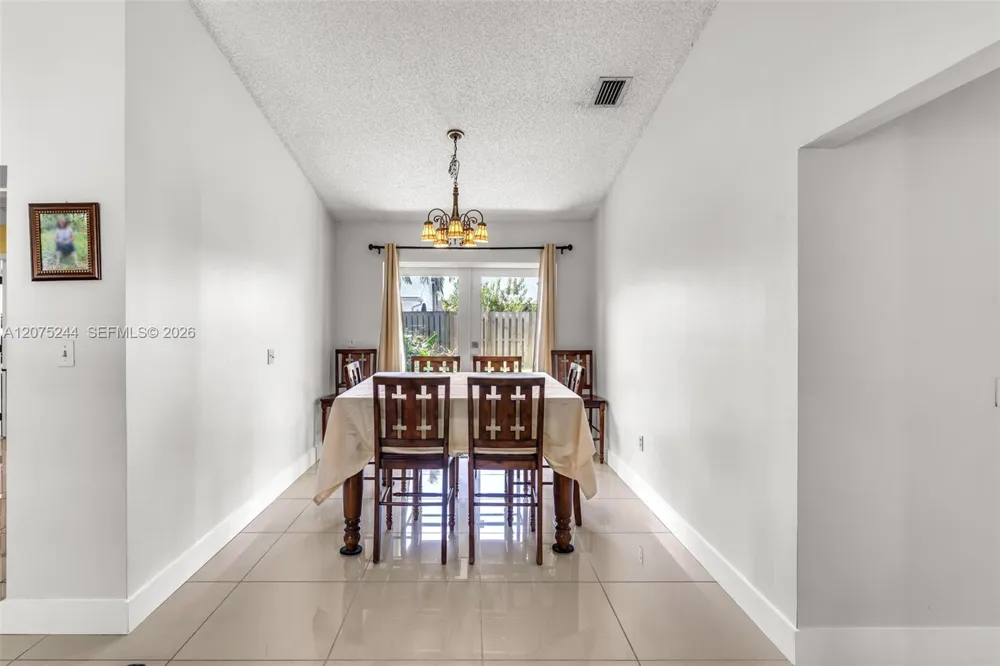 11740 NW 39th Pl Sunrise, FL 33323