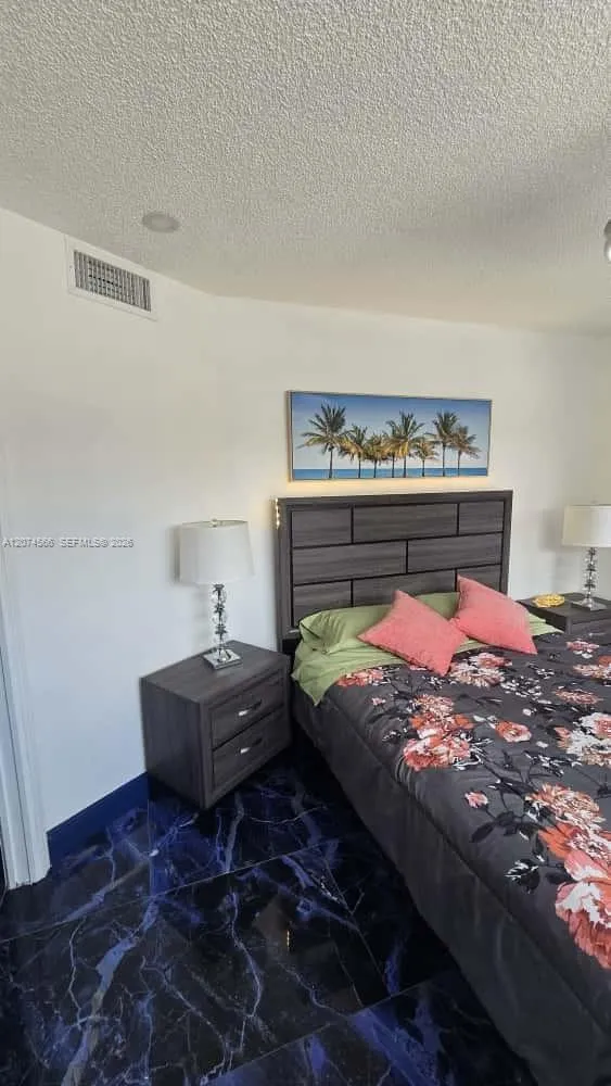 5121 W Oakland Park Blvd #212 Lauderdale Lakes, FL 33313