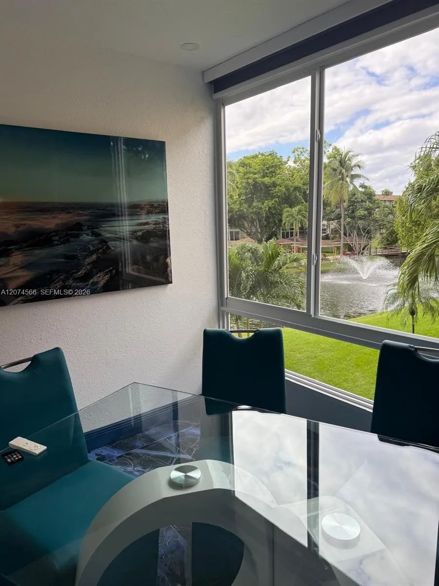5121 W Oakland Park Blvd #212 Lauderdale Lakes, FL 33313