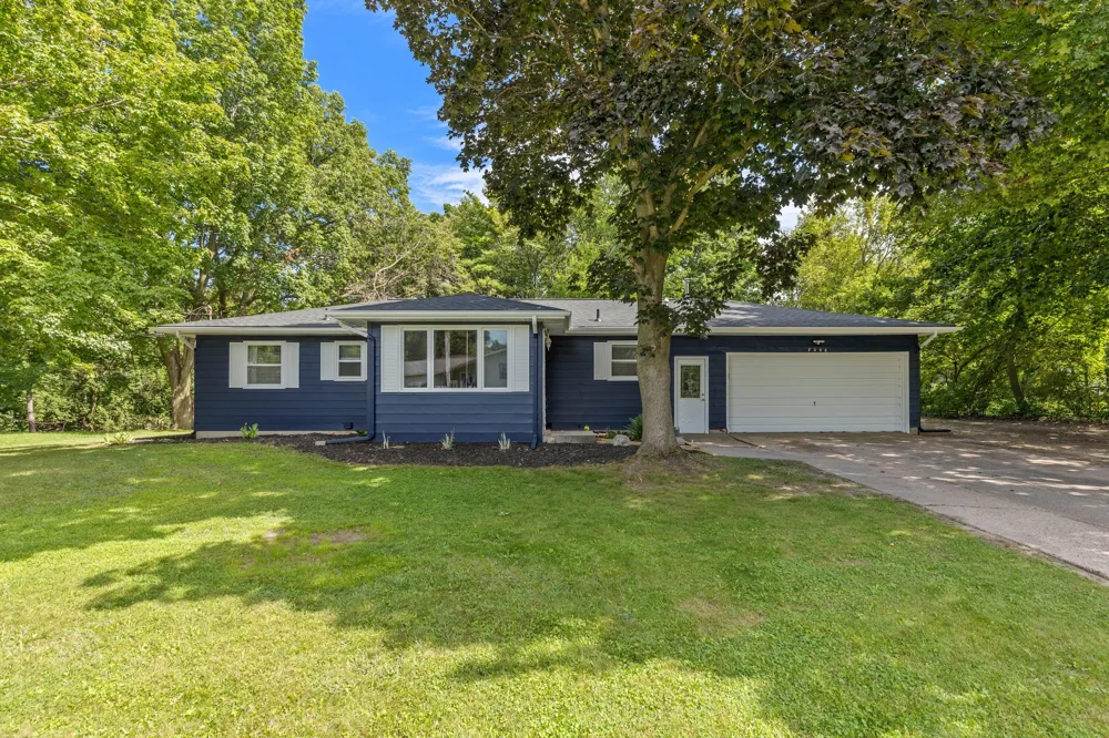 7246 Rezen Drive NE Rockford, MI 49341