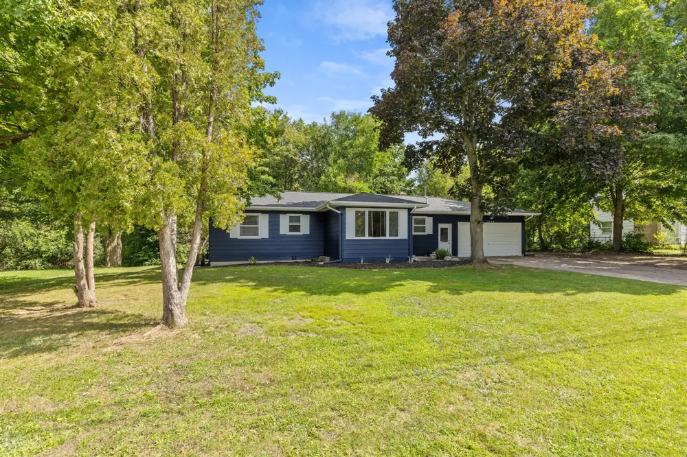 7246 Rezen Drive NE Rockford, MI 49341