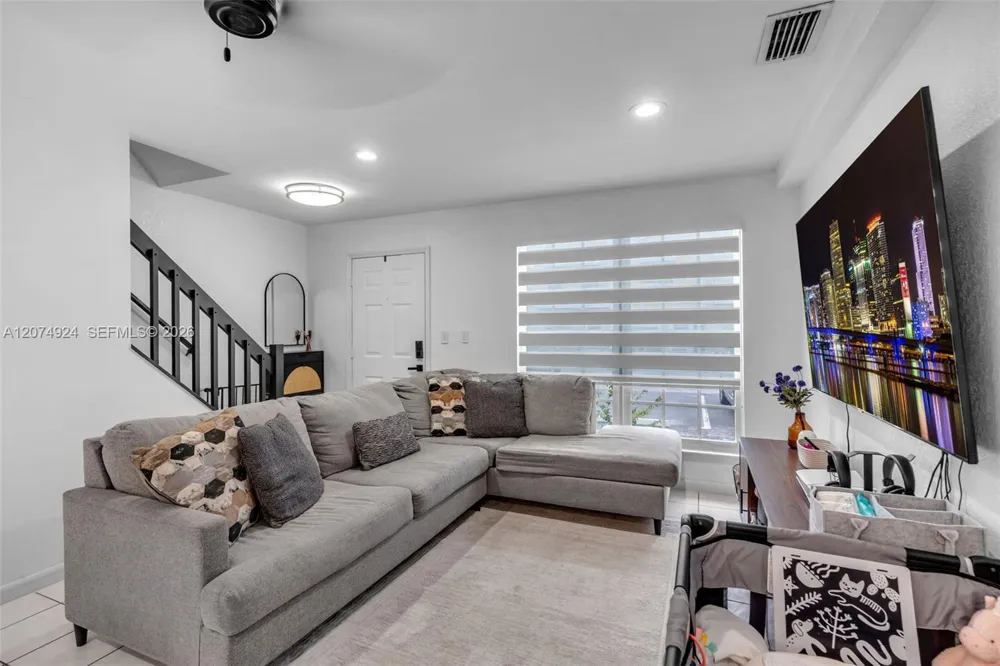 2916 Dorchester Ln Cooper City, FL 33026