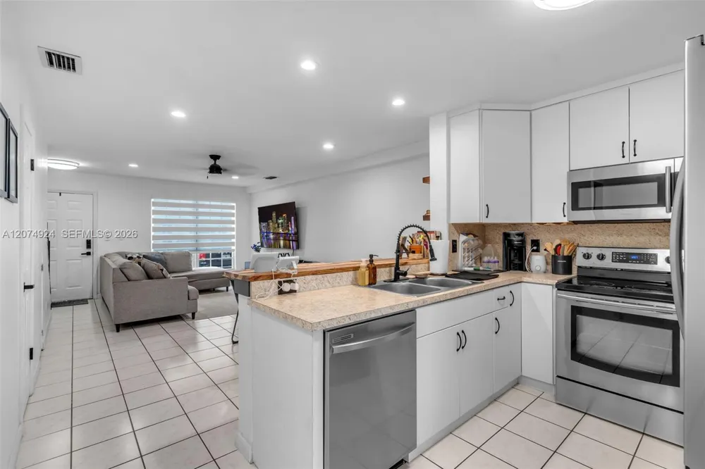 2916 Dorchester Ln Cooper City, FL 33026