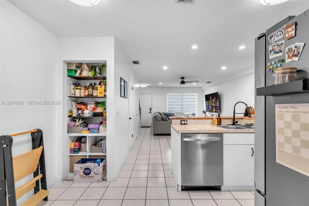 2916 Dorchester Ln Cooper City, FL 33026