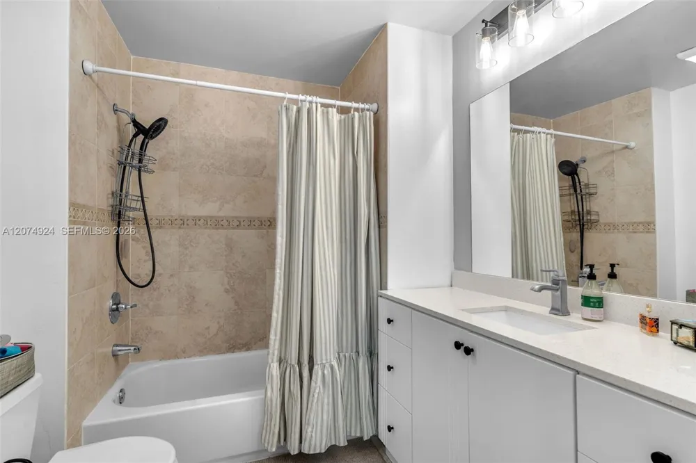 2916 Dorchester Ln Cooper City, FL 33026