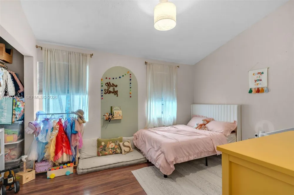 2916 Dorchester Ln Cooper City, FL 33026