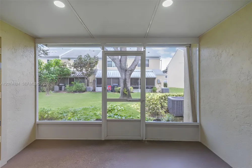 2916 Dorchester Ln Cooper City, FL 33026