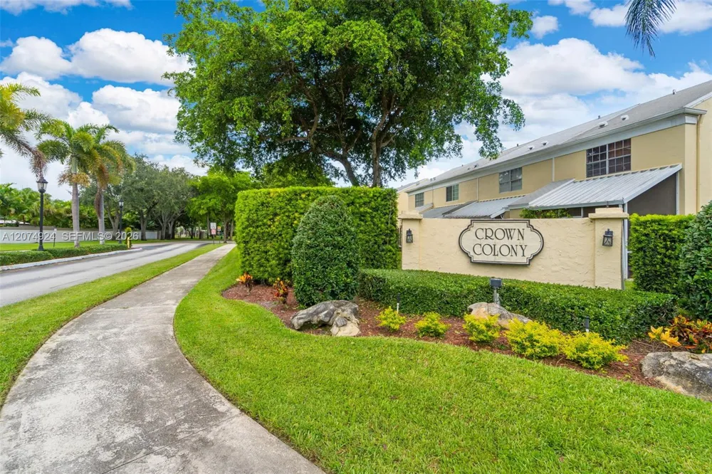 2916 Dorchester Ln Cooper City, FL 33026