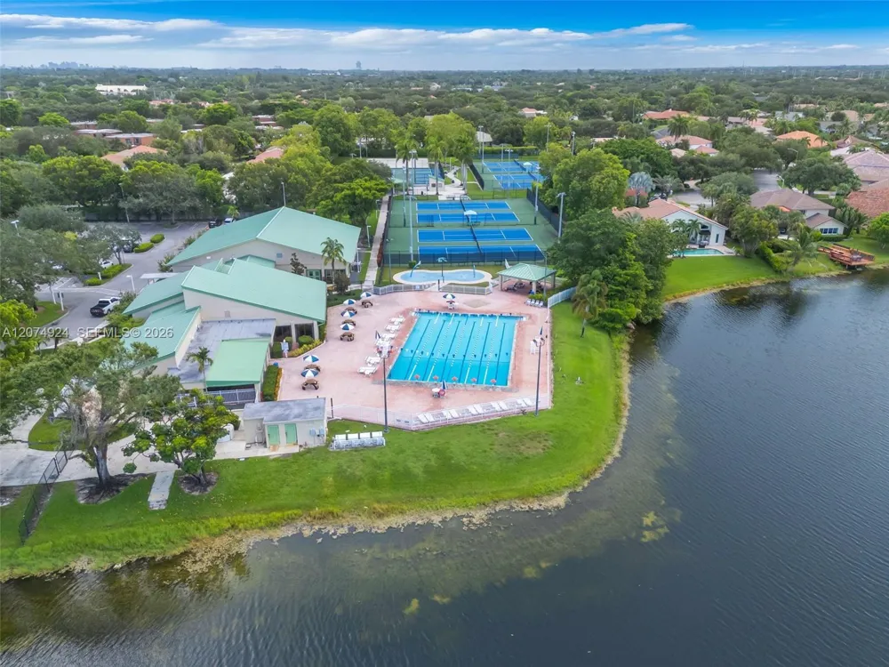 2916 Dorchester Ln Cooper City, FL 33026