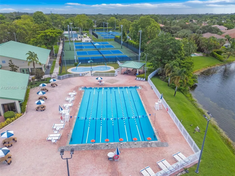 2916 Dorchester Ln Cooper City, FL 33026