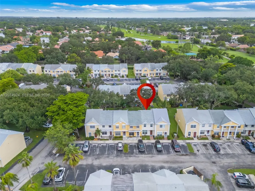 2916 Dorchester Ln Cooper City, FL 33026