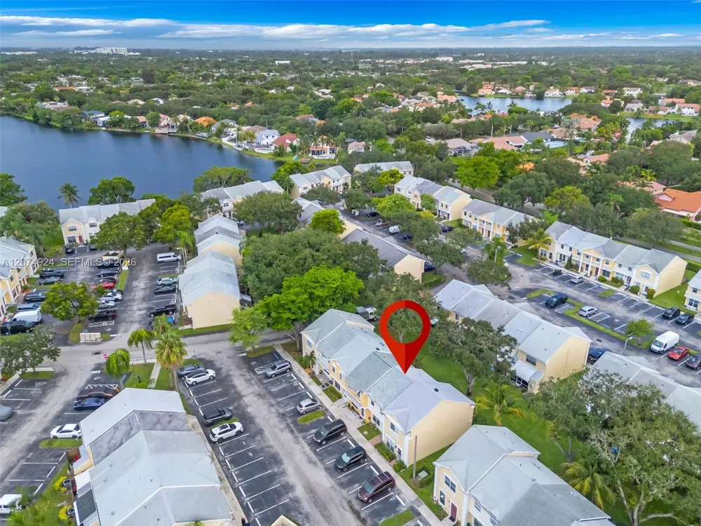 2916 Dorchester Ln Cooper City, FL 33026