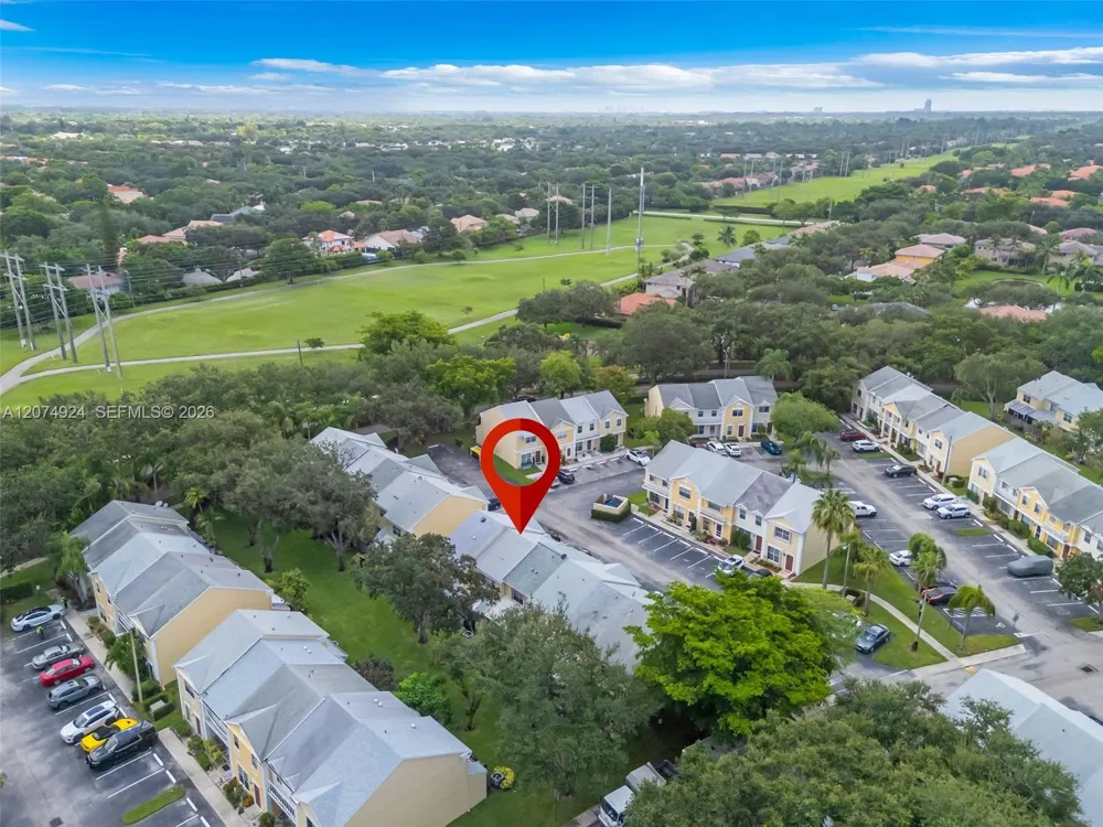 2916 Dorchester Ln Cooper City, FL 33026