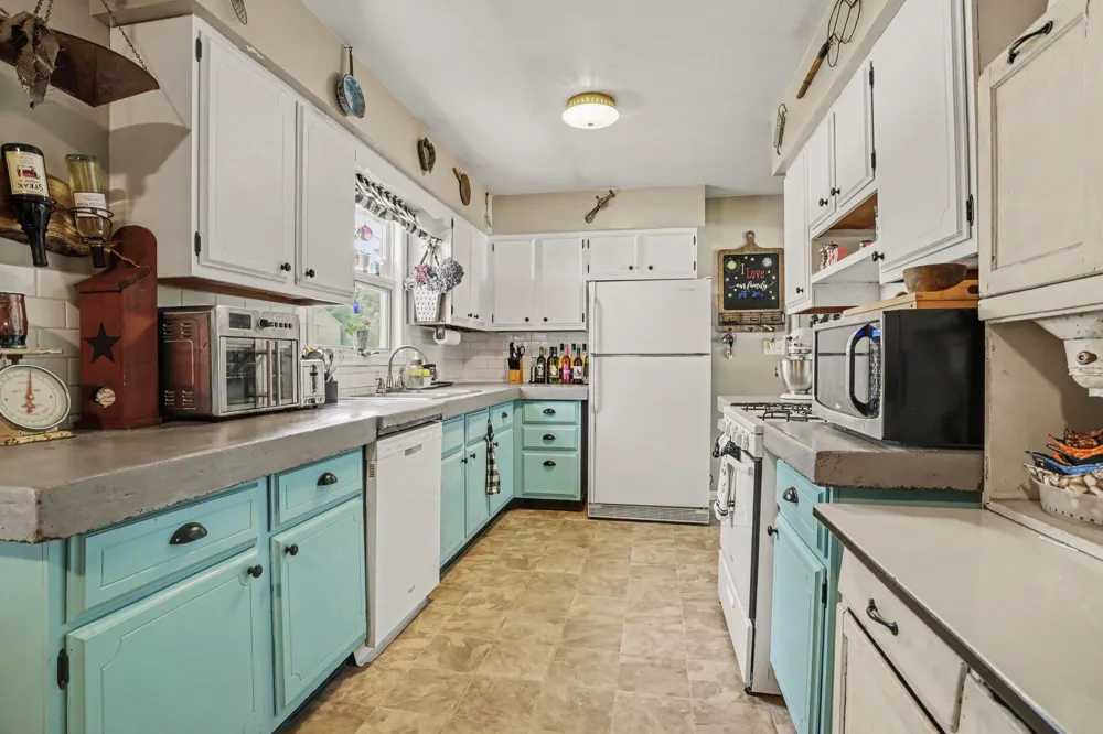 319 W Willard Street Paw Paw, MI 49079