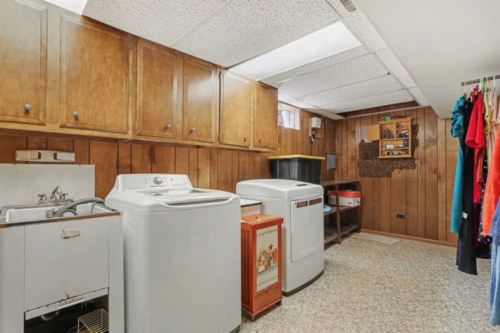 319 W Willard Street Paw Paw, MI 49079