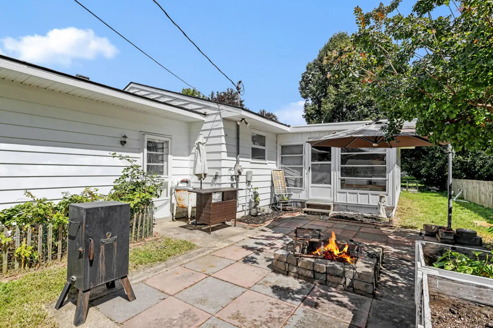 319 W Willard Street Paw Paw, MI 49079