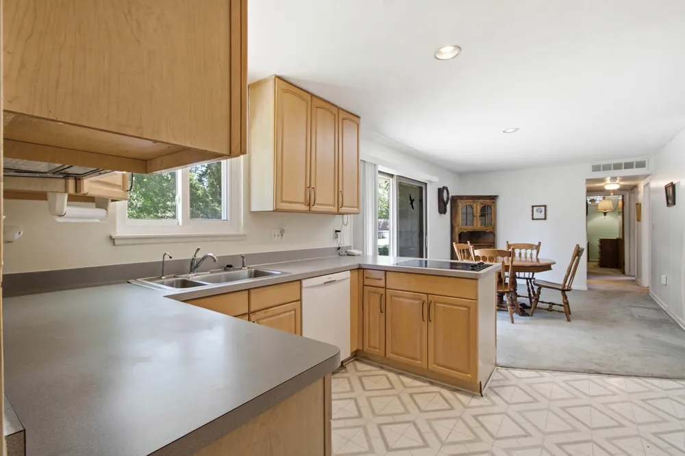 24029 Ripple Creek Novi, MI 48375