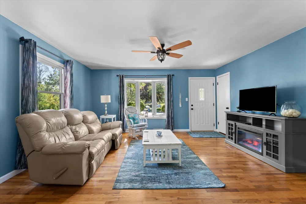 2217 W Lakewood Boulevard Holland, MI 49424