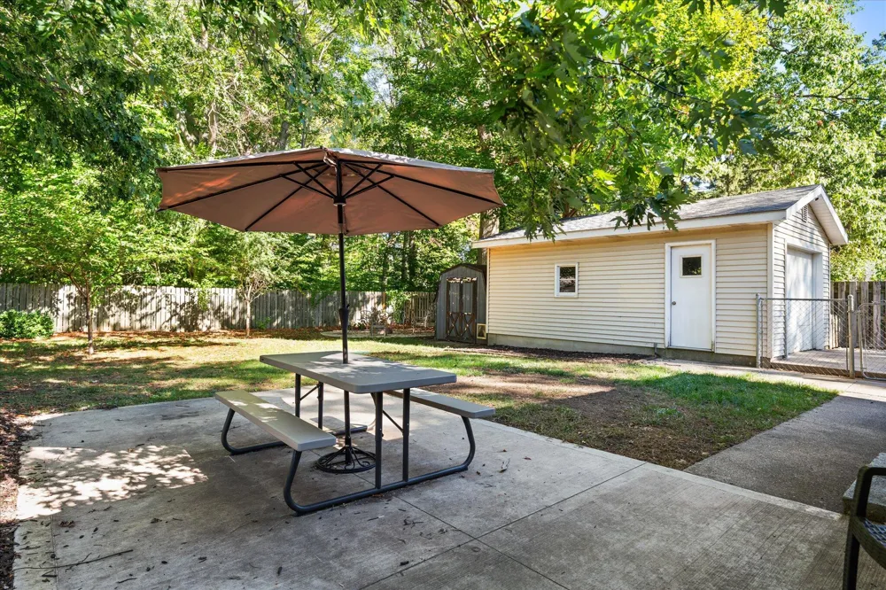 2217 W Lakewood Boulevard Holland, MI 49424