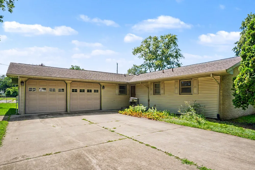 1806 Broadway Street Niles, MI 49120