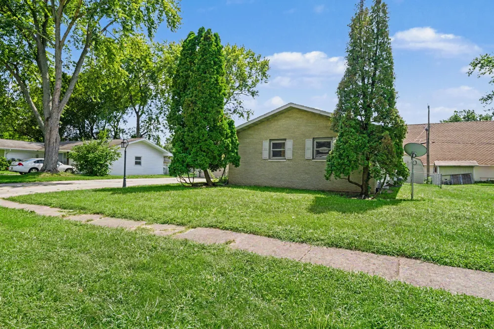 1806 Broadway Street Niles, MI 49120