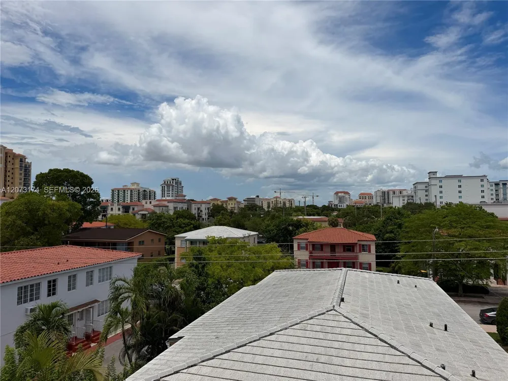 37 Majorca Ave #402 Coral Gables, FL 33134