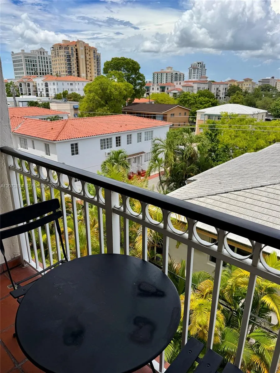 37 Majorca Ave #402 Coral Gables, FL 33134