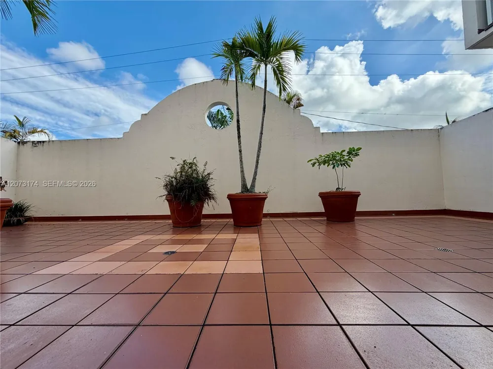37 Majorca Ave #402 Coral Gables, FL 33134